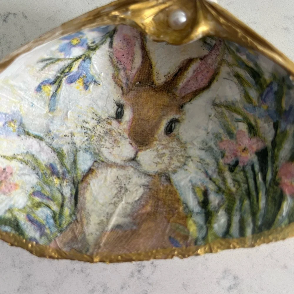 Decoupage Easter bunny shell - Picture 5 of 11
